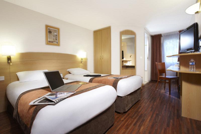 Sure Hotel By Best Western Plaisir Εξωτερικό φωτογραφία