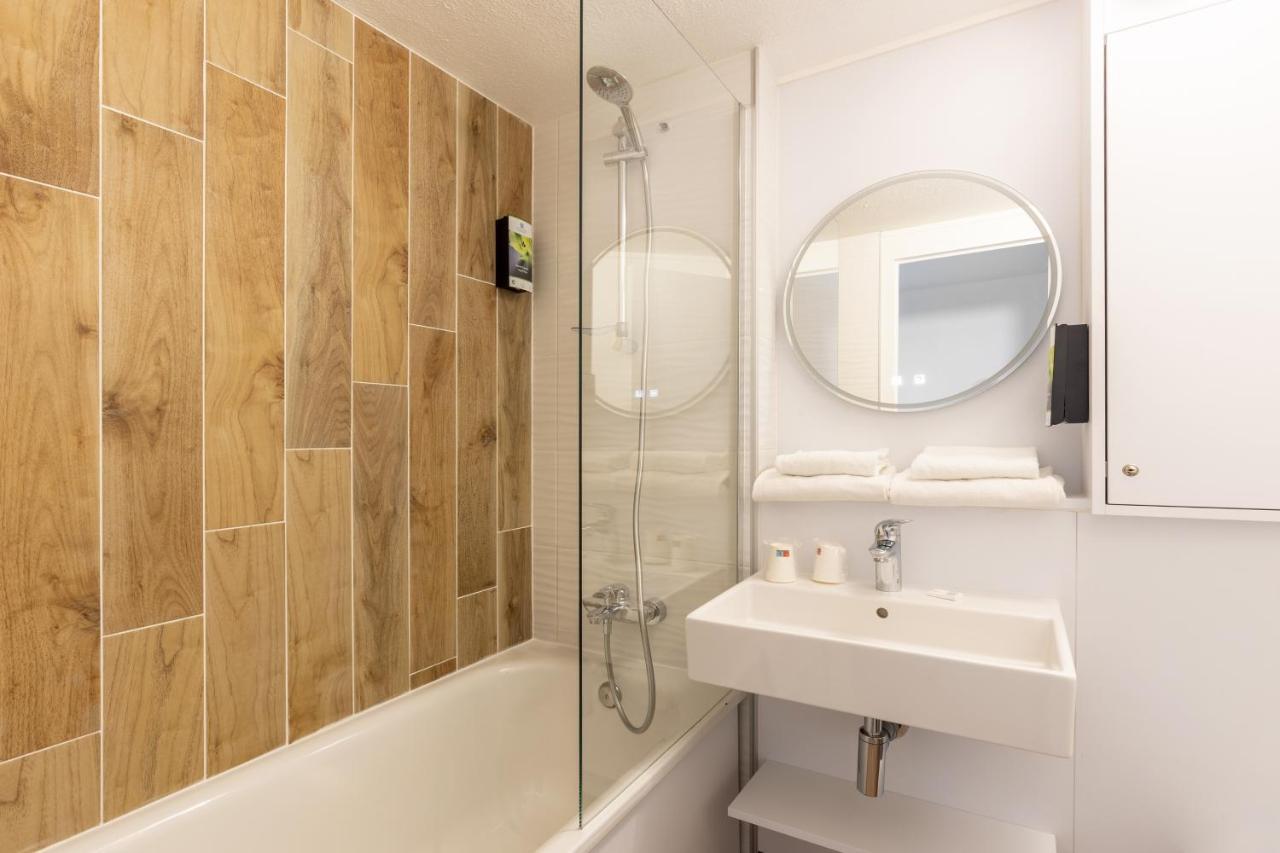 Sure Hotel By Best Western Plaisir Εξωτερικό φωτογραφία