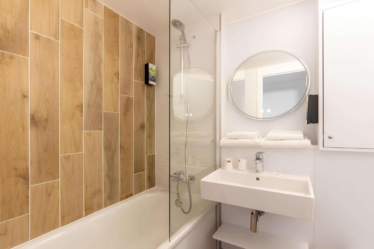 Sure Hotel By Best Western Plaisir Εξωτερικό φωτογραφία